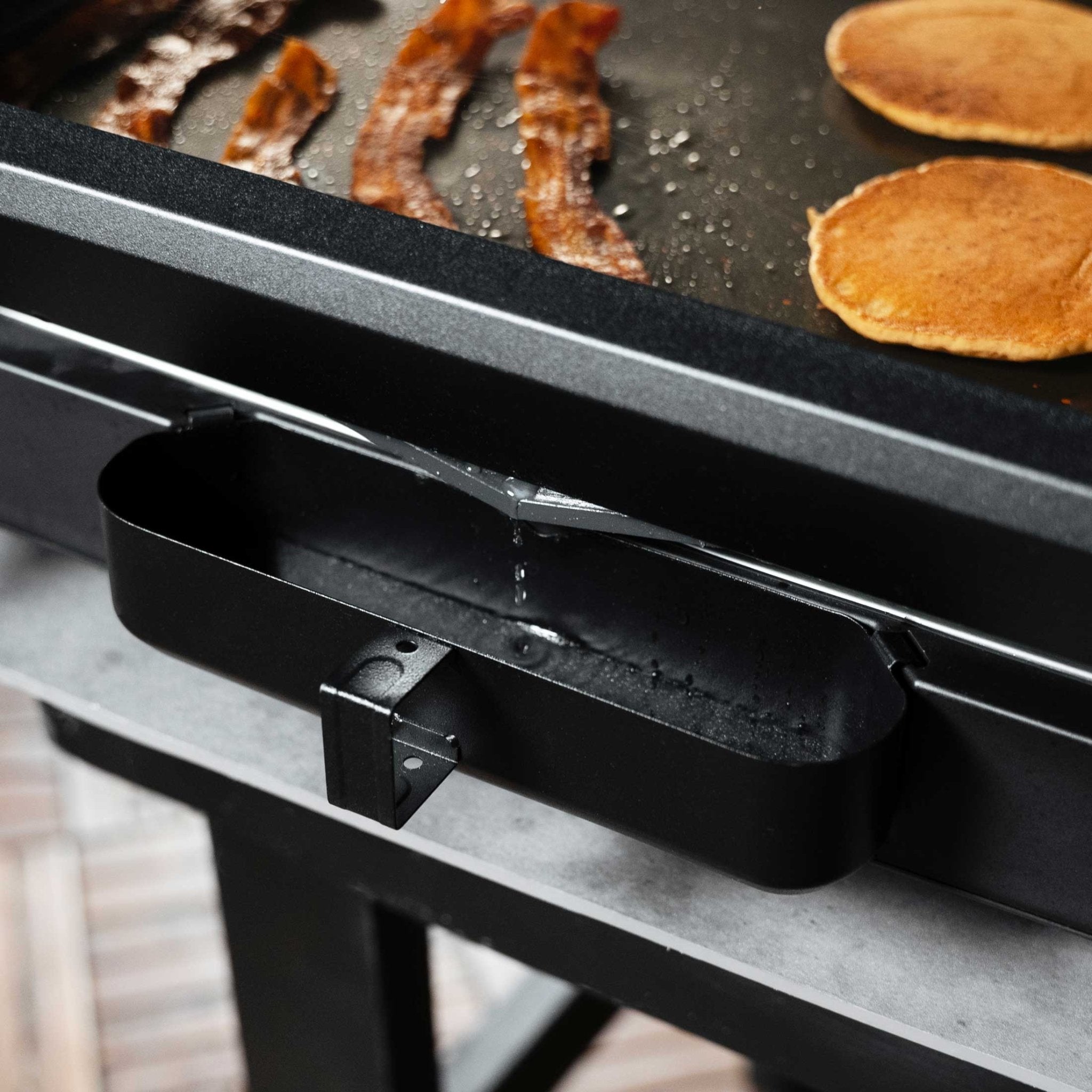 17-electric-tabletop-griddle-9365654.jpg