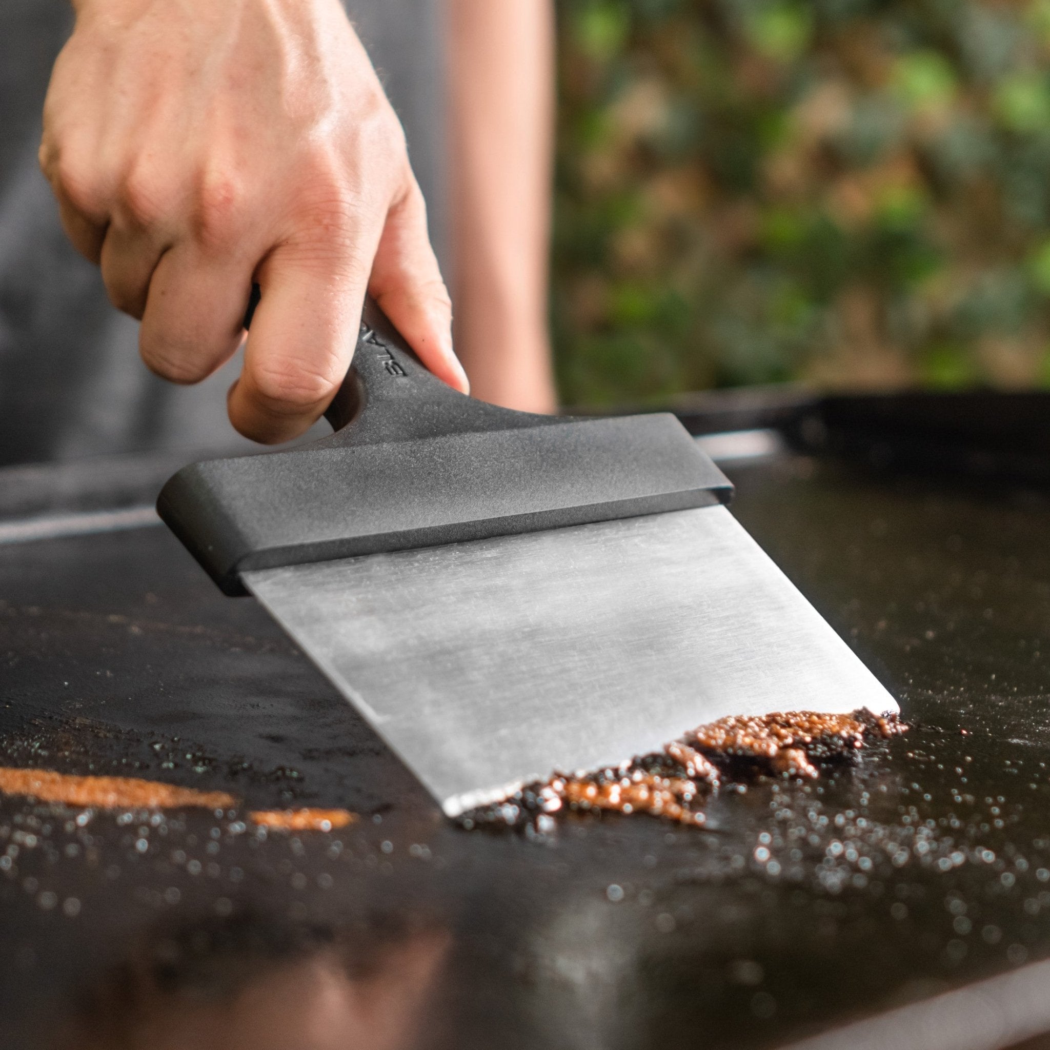griddle-scraper-7129078.jpg