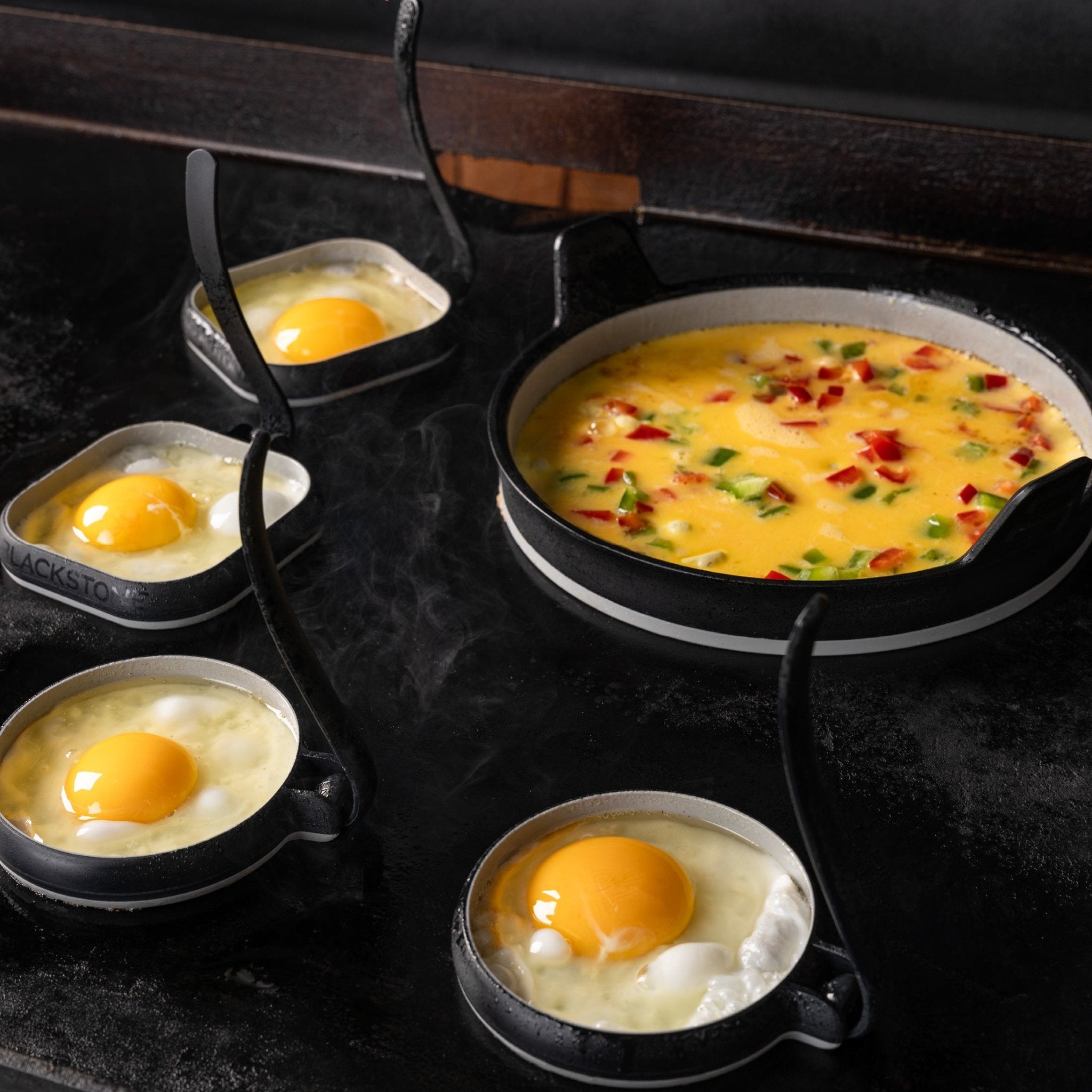 omelet-and-egg-rings-6029483.jpg