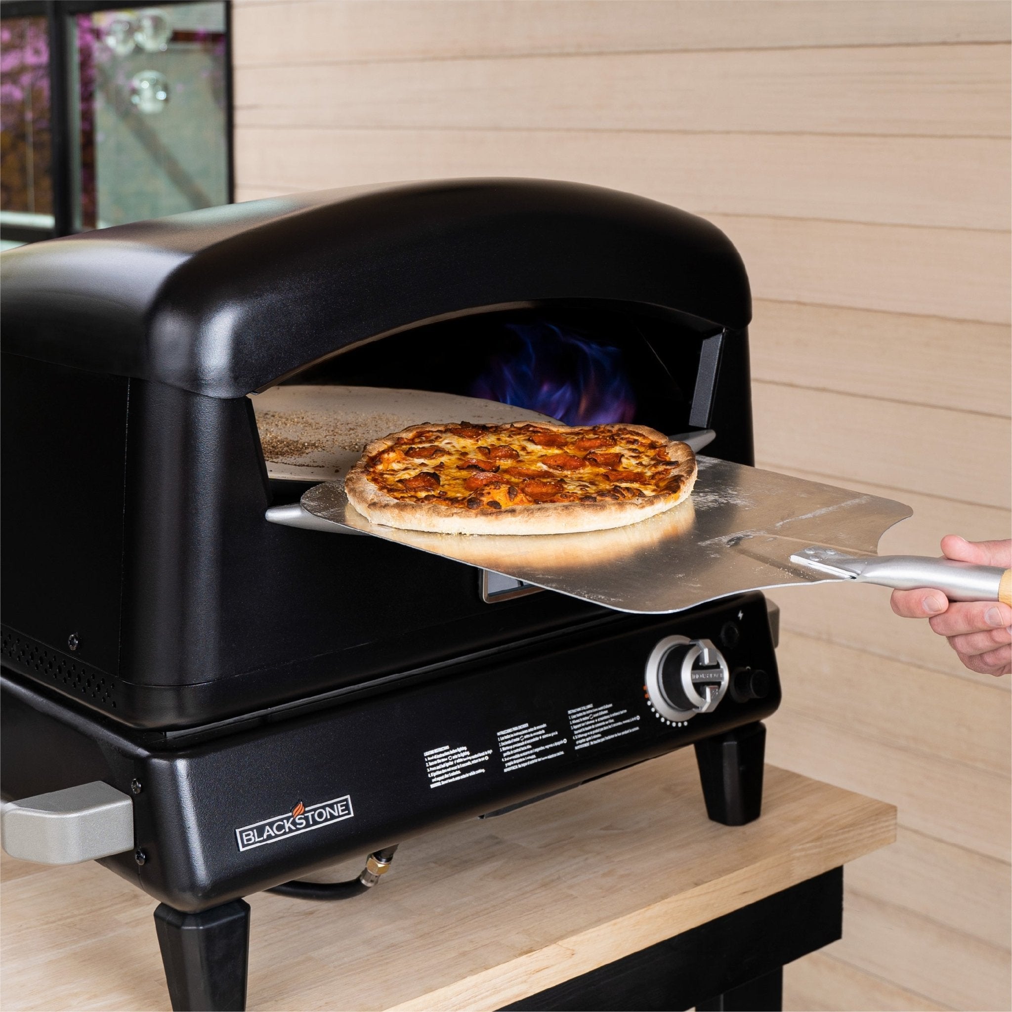 pizza-oven-with-mobile-cart-3890082.jpg
