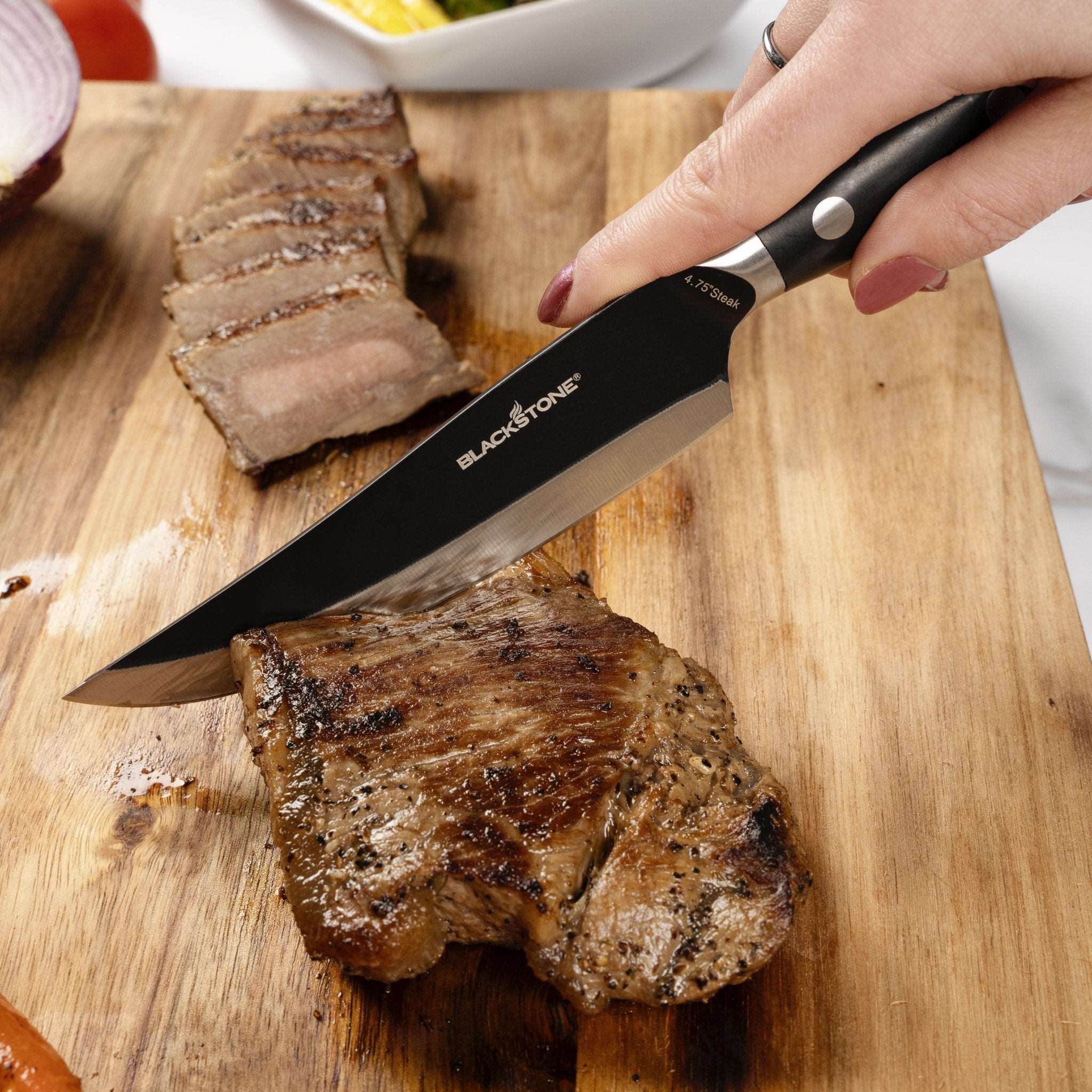 steak-knife-set-8168152.jpg